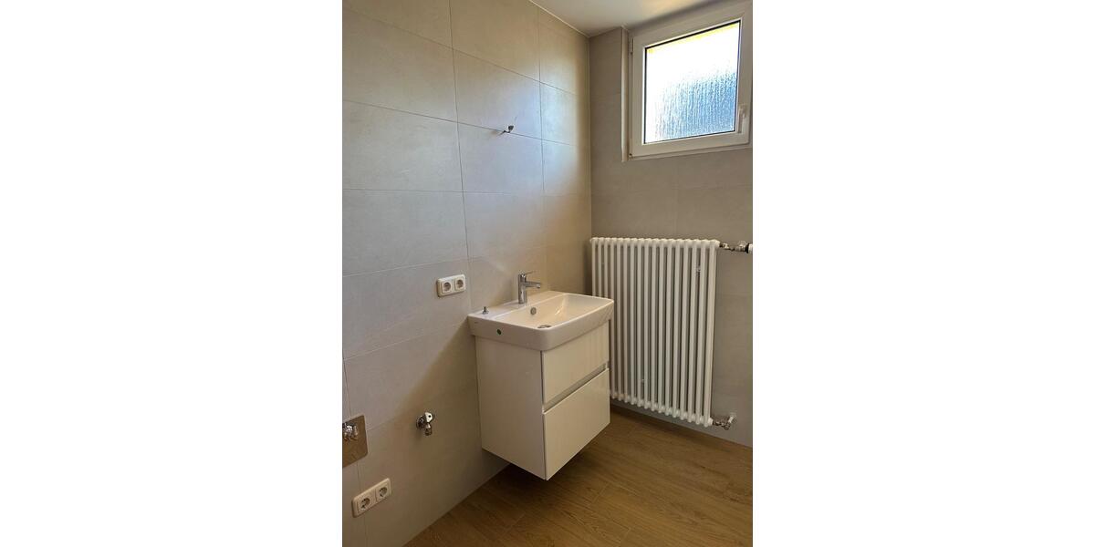 Etagenwohnung Mainz Mombach - 3.5 Zimmer, 98 m&sup2;, 1.350&euro; | Angebot:24660184