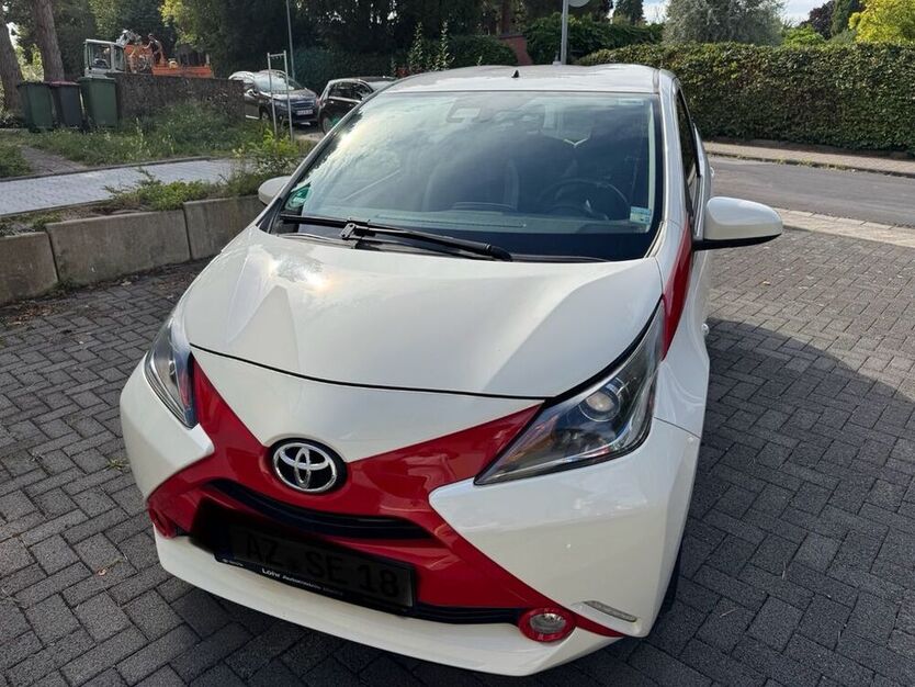 Aygo (X)