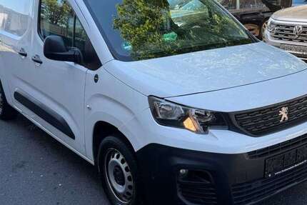 Peugeot Partner 112.000 km 13.200 &euro; Wiesbaden-Amöneburg 65203