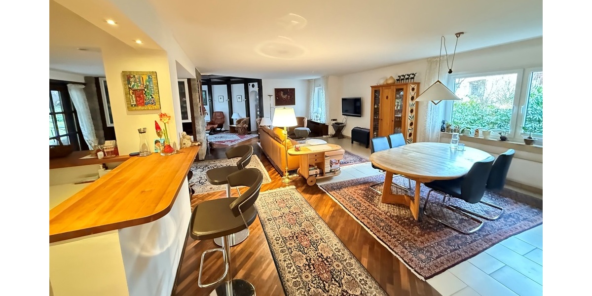 Kelkheim: Individuelles Architektenhaus in toller Villenlage - Einfamilienhaus Kelkheim | Angebot:24810403