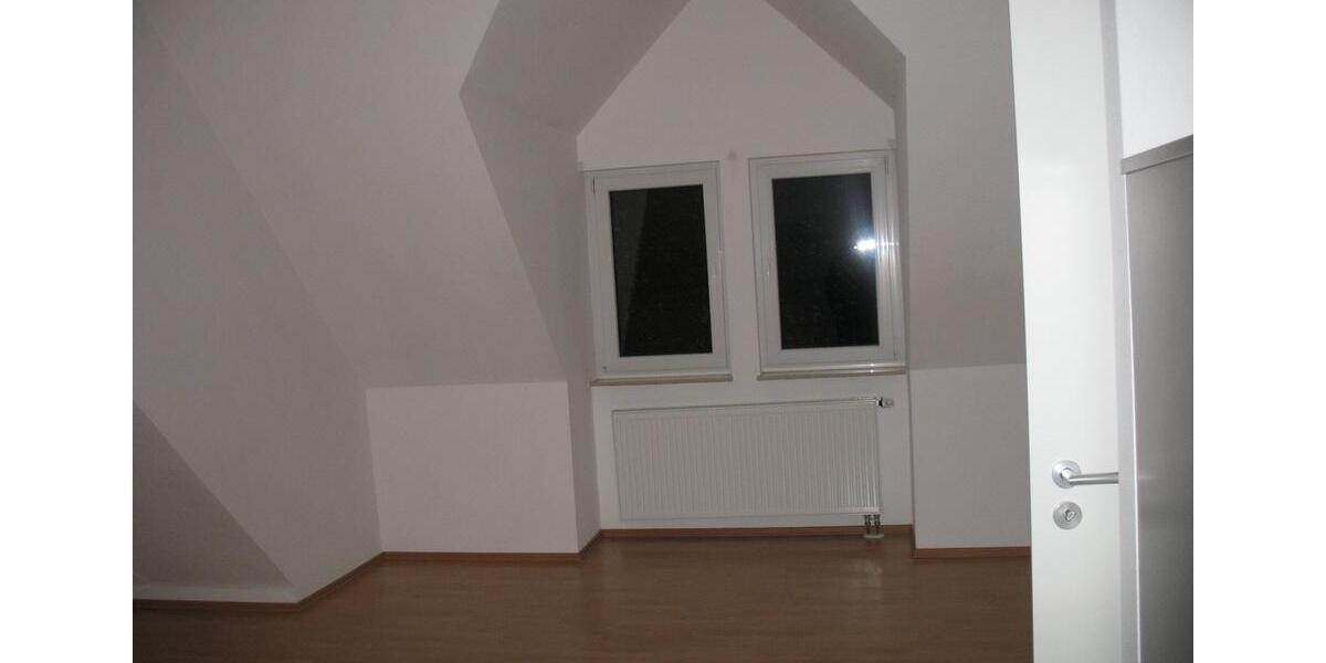 Bad Homburg-Kirdorf 50qm 2 Zimmer KücheDusch, Kellerraum,Kfz-Stp 2 zimmer