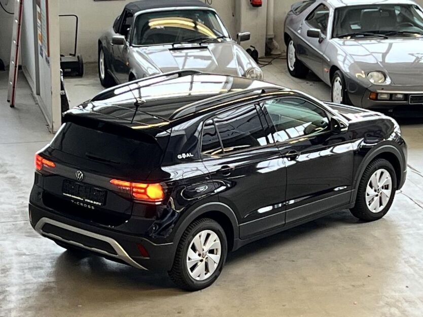 VW T-Cross 7.655 km 20.900 € Frankfurt 60388