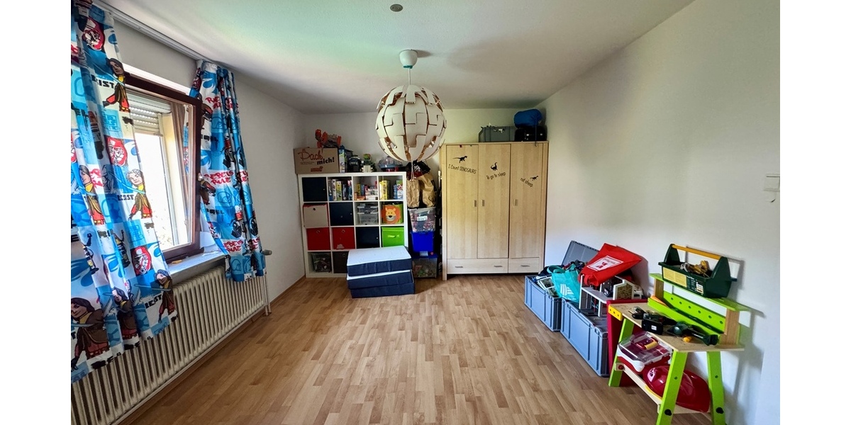 Kelkheim - Ruppertshain: Kapitalanlage! Vermietetes Einfamilienhaus in Ruhelage! 7 zimmer