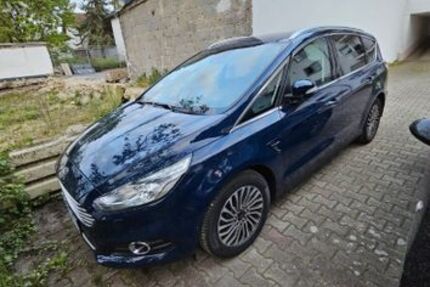 Ford S-Max 105.000 km 22.999 € Frankfurt 60599