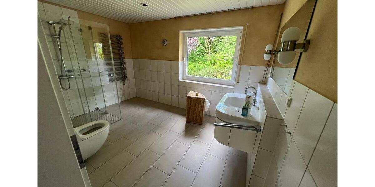 Doppelhaushälfte (Bungalow) m. Garten in Eppenhain zu vermieten. 5 zimmer