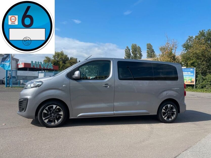 Zafira Life