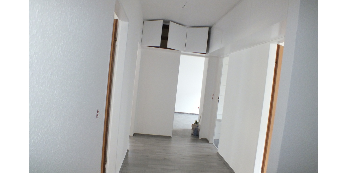 Frisch renovierte 3 Zimmer Wohnung mit ca. 75m² Wohnfläche mit Balkon und Garage - Appartement Nauheim | Angebot:24610048