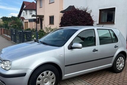 VW Golf 109.000 km 3.900 &euro; Budenheim 55257