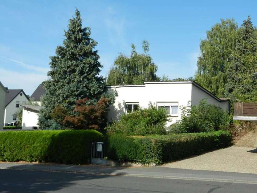 Grundstück zu verkaufen in Bad Camberg 338.000 € 1470 m²