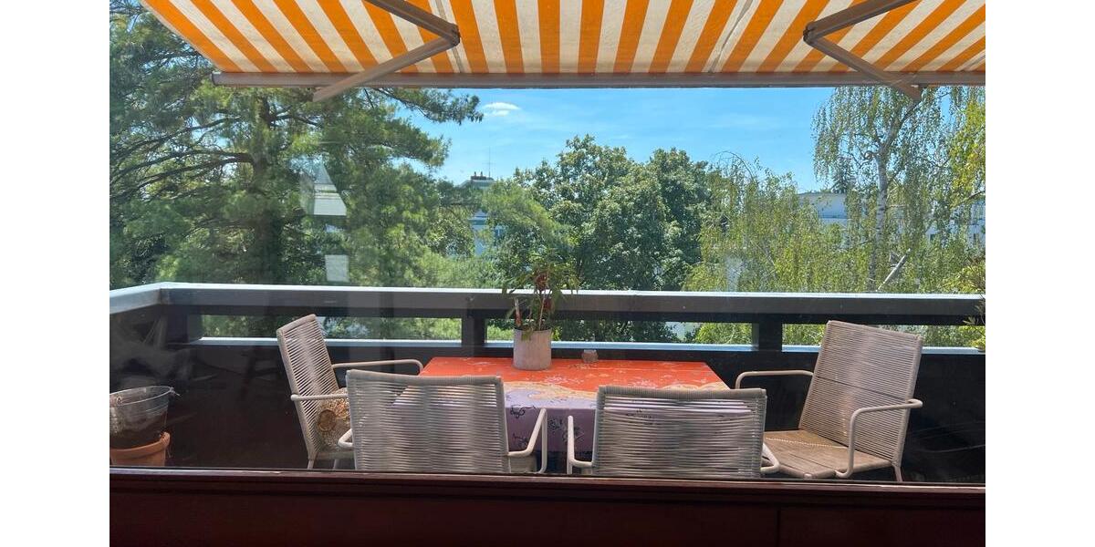 Dachgeschoßwohnung Wiesbaden Biebrich - 2 Zimmer, 85 m&sup2;, 1.090&euro; | Angebot:25239304