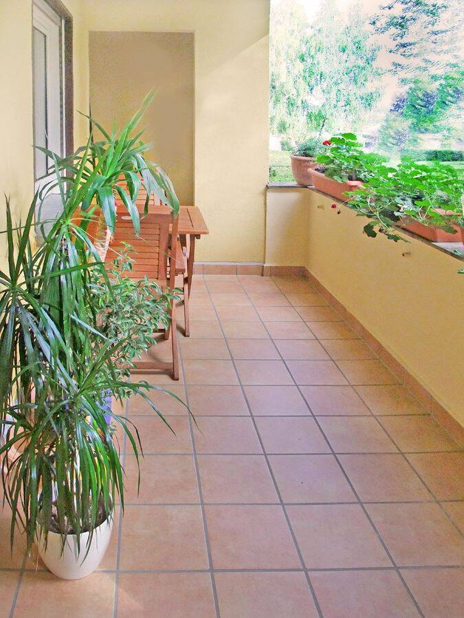 Frankfurt-Seckbach: Vermietete 4 Zi. Wohnung mit Balkon in ruhiger Wohnlage - zwischen Huthpark und Lohrberg 4 zimmer