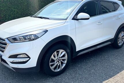 Hyundai TUCSON 180.000 km 9.490 &euro; Ingelheim 55218