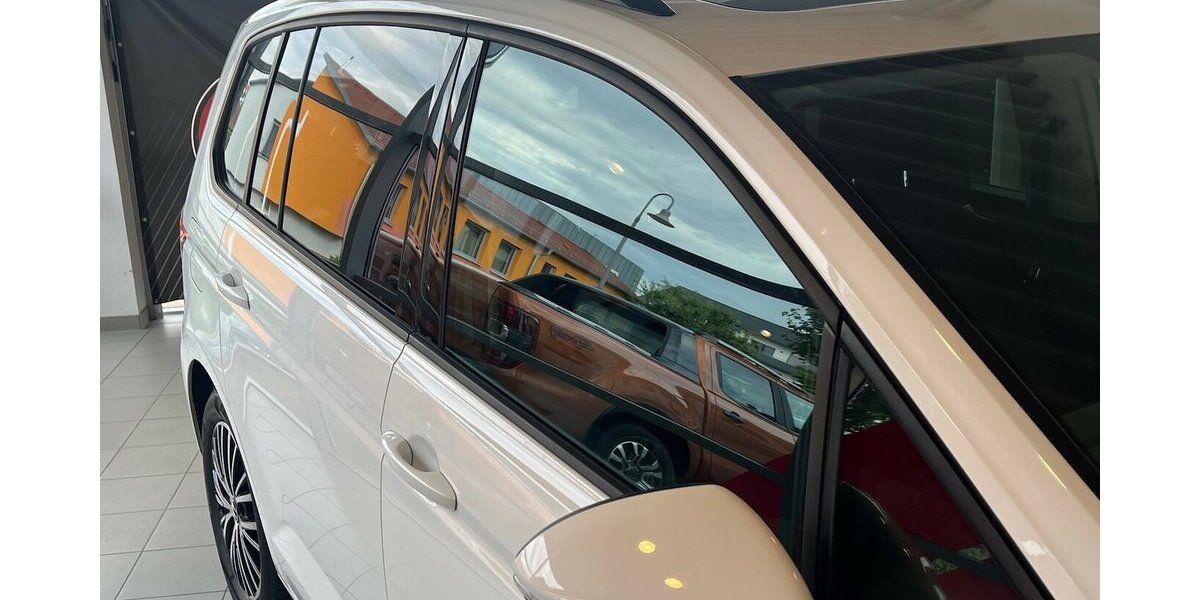 VW Touran Comfortline BMT Start-Stopp 7 Sitzer *Pano* 75.850 km 27.499 &euro; Mainz-Kostheim 55246