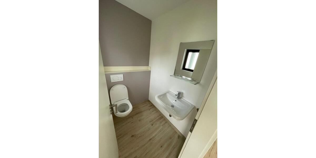 Reihenhaus Wiesbaden Südost - 5 Zimmer, 180 m&sup2;, 2.995&euro; | Angebot:26235543