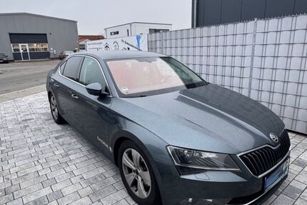 Skoda Superb 162.500 km 10.299 &euro; wiesbaden 65191