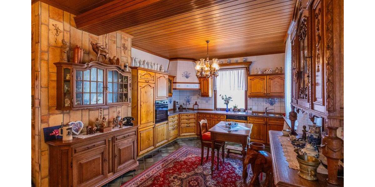 Etagenwohnung Bischofsheim - 8 Zimmer, 275 m&sup2;, 850.000&euro; | Angebot:26498818