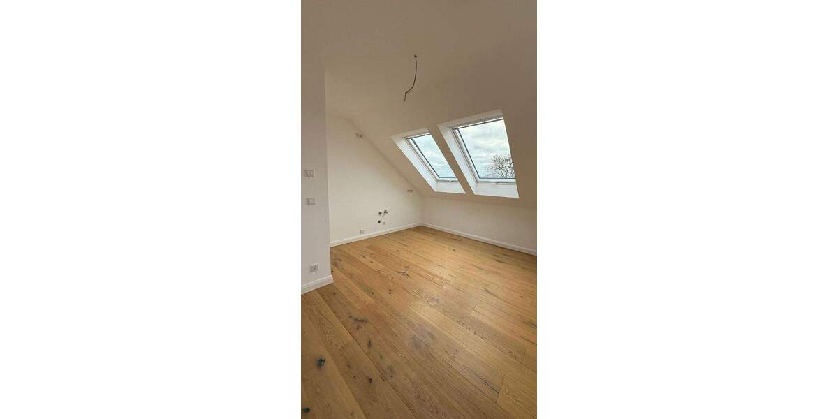 Altbau trifft Moderne - Lichtdurchflutete, klimatisierte Dachgeschosswohnung in kernsaniertem Altbau 3 zimmer