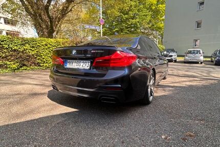 BMW M550
