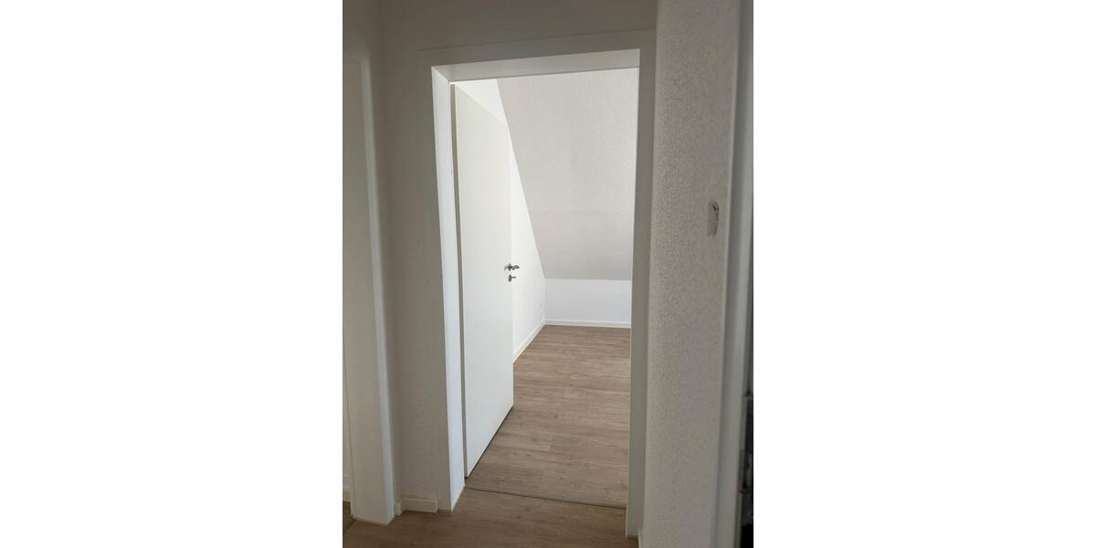 Dachgeschoßwohnung Flörsheim am Main - 2 Zimmer, 65 m&sup2;, 1.200&euro; | Angebot:25379370