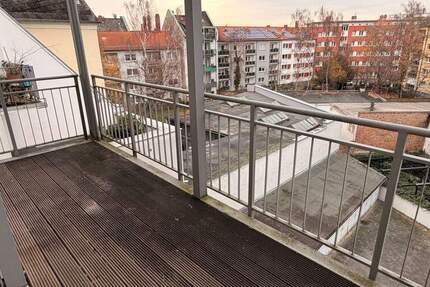 *BOCKENHEIM* 3 Zimmerwohnung mit Einbauküche und Balkon sowie Stellplatz 3 zimmer