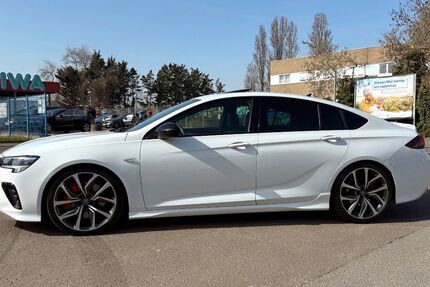 Opel Insignia 61.153 km 25.950 &euro; Raunheim 65479