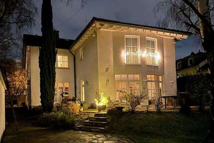 Haus zum Kaufen in Wiesbaden 1.790.000 € 346 m² 8.5 zimmer