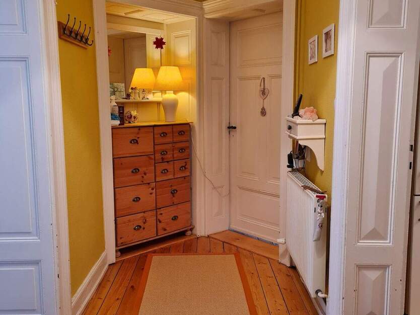 Ruhige Altbau-Wohnung in der Emanuel-Geibel-Straße 4 zimmer