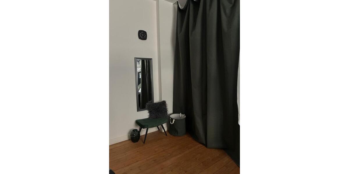 Etagenwohnung Wiesbaden Biebrich - 4 Zimmer, 90 m&sup2;, 1.250&euro; | Angebot:25512371