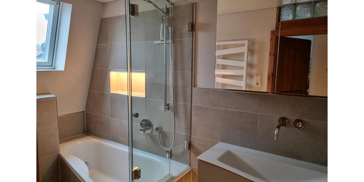 Dachgeschoßwohnung Frankfurt am Main Nord-West - 3 Zimmer, 62 m&sup2;, 360.000&euro; | Angebot:26056323