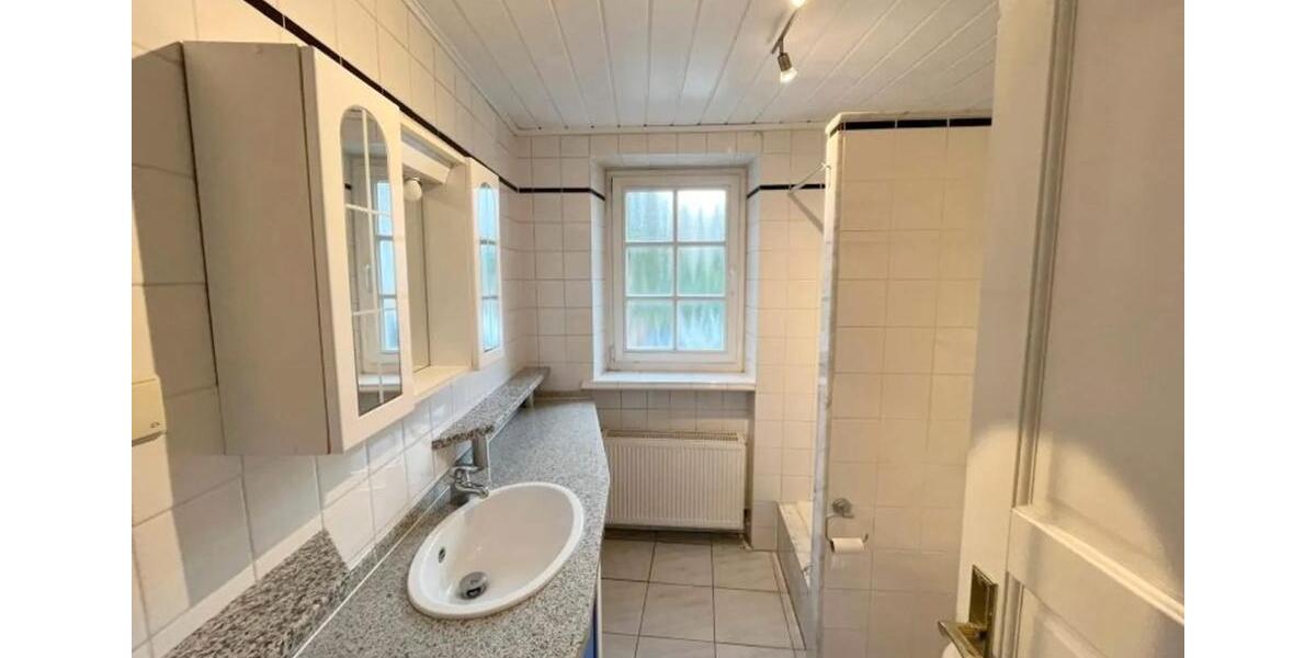 Einfamilienhaus Walluf - 3 Zimmer, 138 m&sup2;, 2.100&euro; | Angebot:24743451