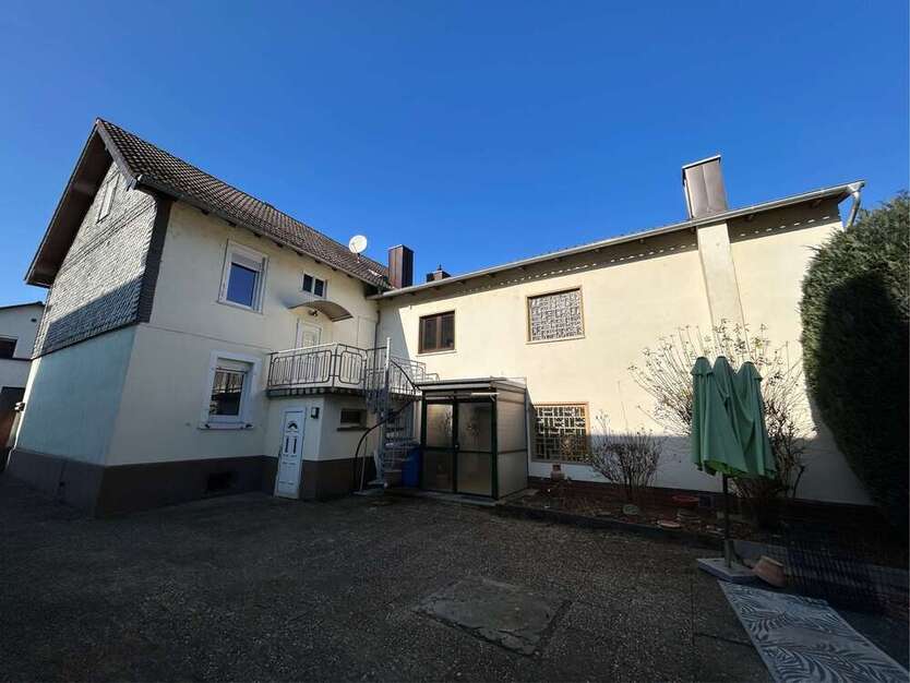 Haus zum Kaufen in Oberursel 980.000 € 310 m²