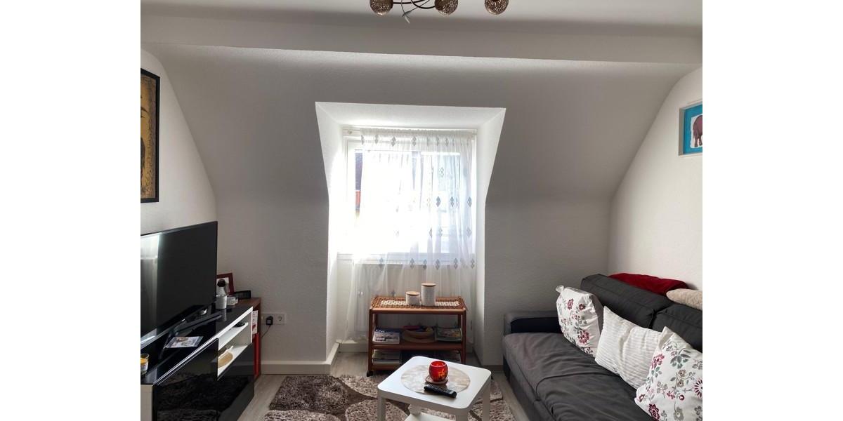 Gemütliche Dachgeschosswohnung mit Schrägen 2 zimmer
