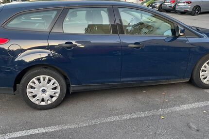 Ford Focus 72.000 km 6.100 € Neu Isenburg 63263