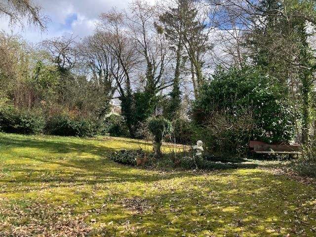 Bungalow Wiesbaden Nordost - 8 Zimmer, 192 m&sup2;, 1.255.000&euro; | Angebot:25820971