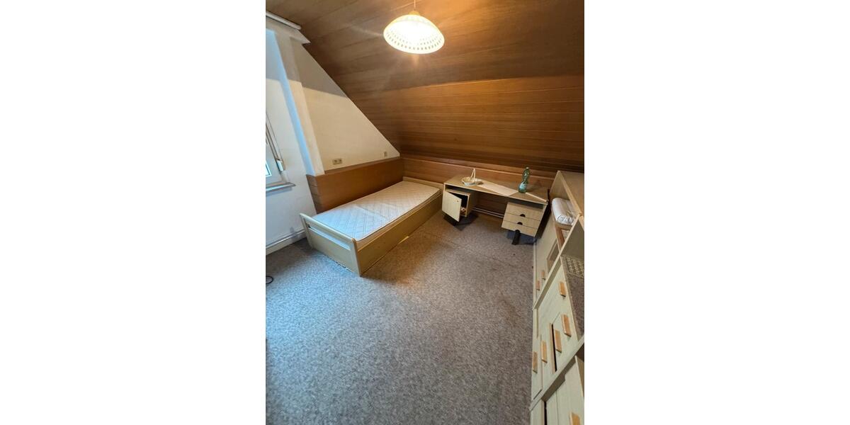 Dachgeschoßwohnung Budenheim - 4 Zimmer, 75 m&sup2;, 950&euro; | Angebot:25022367