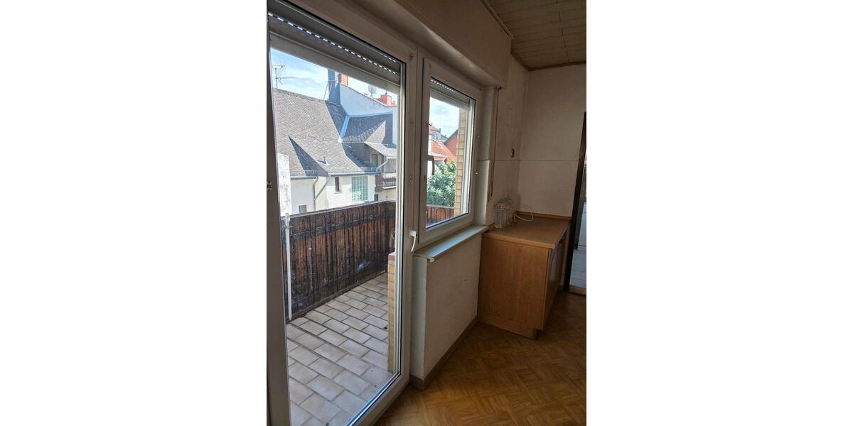 Etagenwohnung Wiesbaden Mainz-Kostheim - 5 Zimmer, 130 m&sup2;, 330.000&euro; | Angebot:27429708