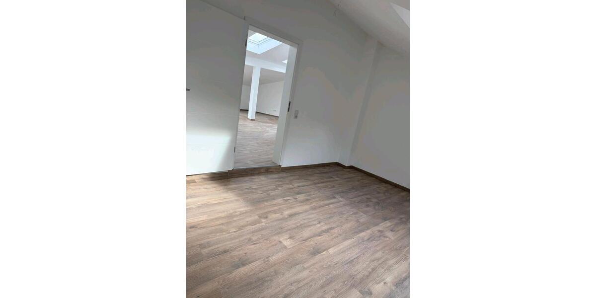 Dachgeschoßwohnung Ingelheim am Rhein - 1 Zimmer, 70 m&sup2;, 1.080&euro; | Angebot:25261107