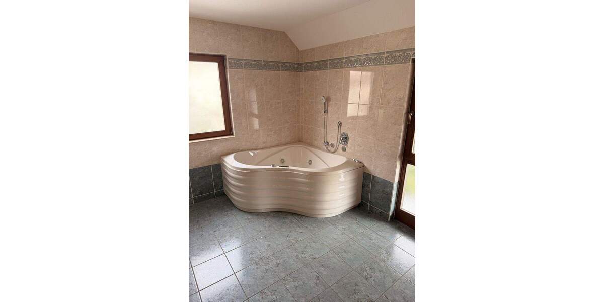 Einfamilienhaus Idstein - 8 Zimmer, 266 m&sup2;, 990.000&euro; | Angebot:25657464