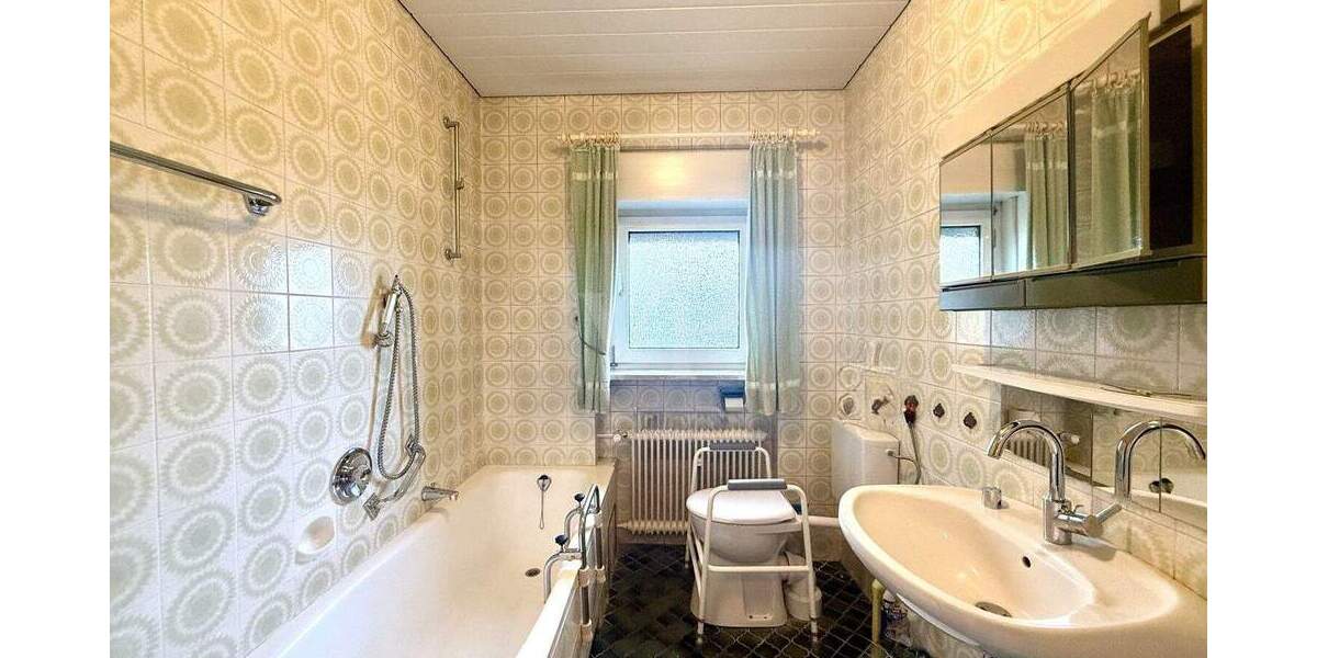 Mehrfamilienhaus, Wohnhaus Kelkheim (Taunus) Kelkheim - 8 Zimmer, 183 m&sup2;, 845.000&euro; | Angebot:25682197