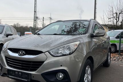 Hyundai ix35 100.000 km 9.999 &euro; Wiesbaden 65203