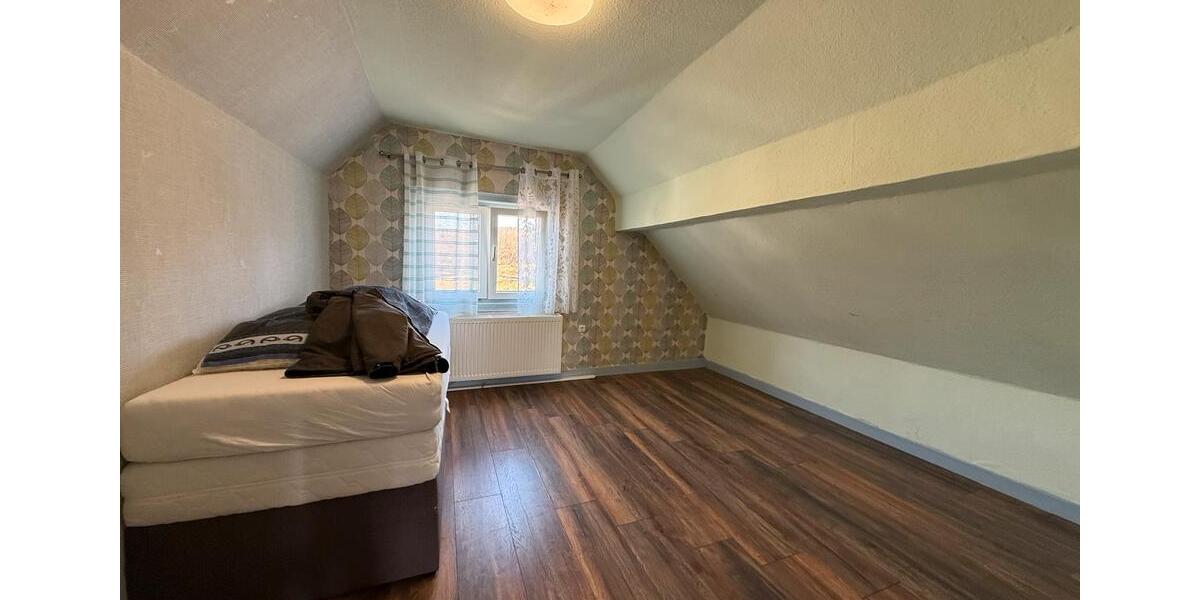 Dachgeschoßwohnung Schmitten im Taunus - 4 Zimmer, 100 m&sup2;, 900&euro; | Angebot:25258418
