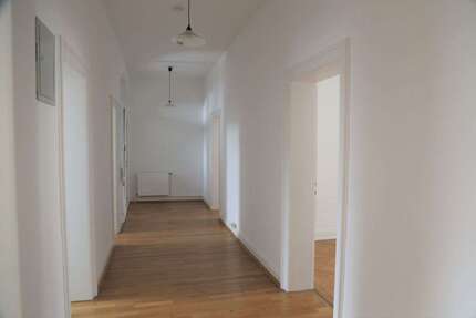 Haus zum Kaufen in Wiesbaden 2.800.000 € 700 m² 16 zimmer
