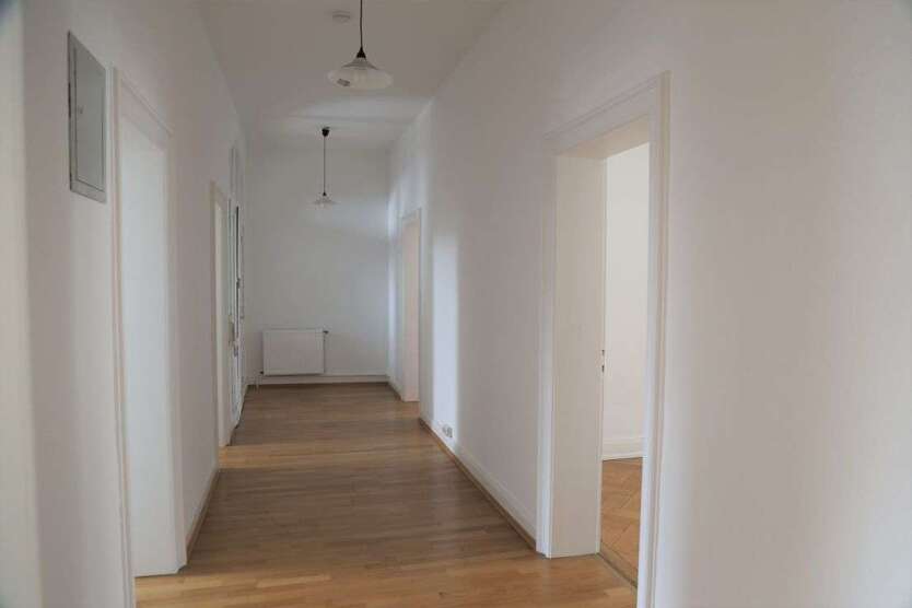 Haus zum Kaufen in Wiesbaden 2.800.000 € 700 m² 16 zimmer