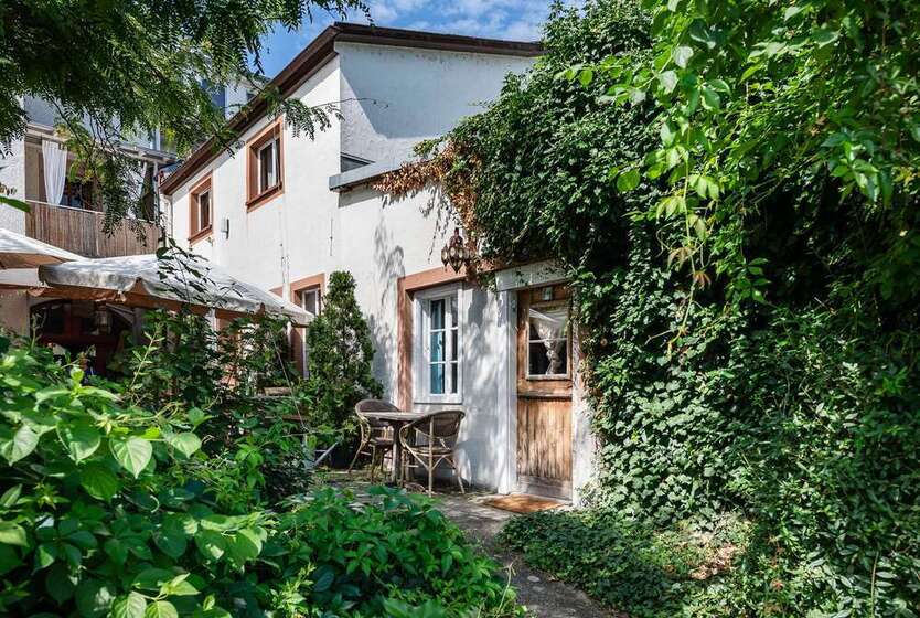 Büro in Oestrich-Winkel 1.350.000 € 478 m²