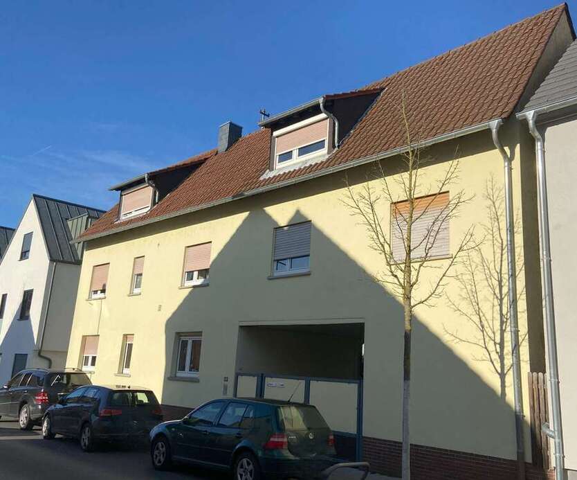 Haus zum Kaufen in Frankfurt Harheim 675.000 € 224.42 m²