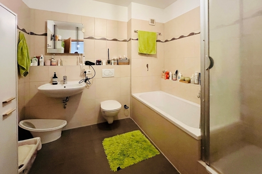 Frankfurt-Riedberg: Gut geschnittene 2-Zimmer-Wohnung mit großem Balkon!