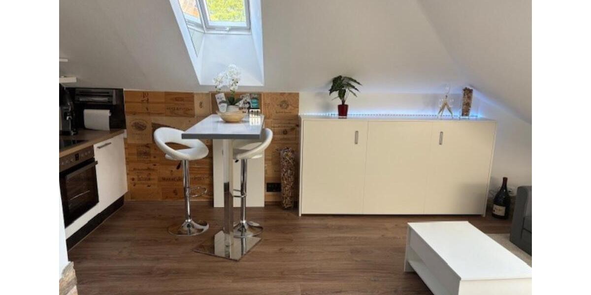 Dachgeschoßwohnung Wiesbaden Südost - 1.5 Zimmer, 35 m&sup2;, 990&euro; | Angebot:25811035