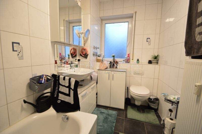 FALANGA IMMOBILIEN - Gemütliche 3-Zimmer Etagenwohnung direkt an den Weinbergen in Mainz-Kostheim! 3 zimmer