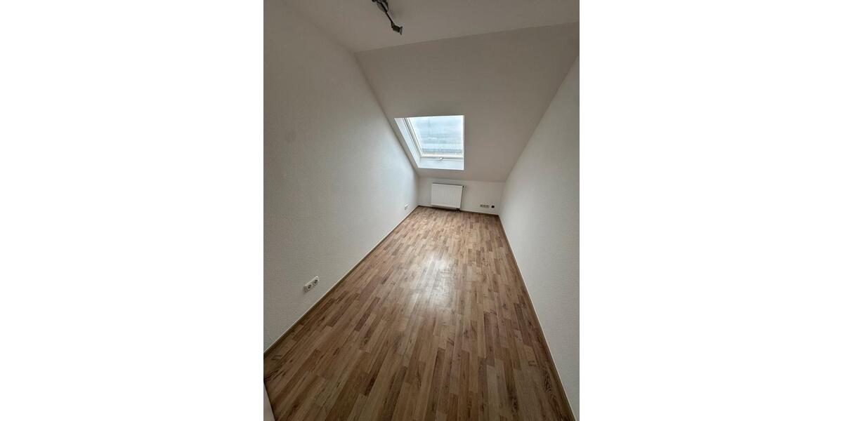 Dachgeschoßwohnung Rüsselsheim am Main - 2 Zimmer, 69 m&sup2;, 1.220&euro; | Angebot:25512349