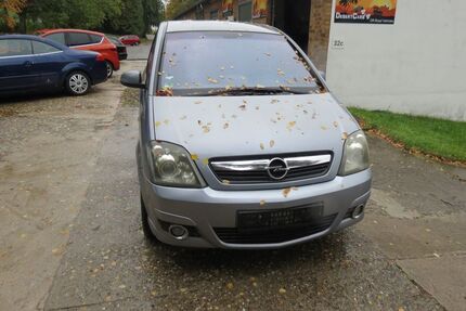 Opel Meriva 195.000 km 900 € Schlangenbad 65388